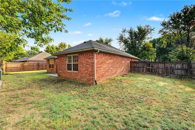 2763 Whistle Post Drive, Fayetteville, AR 72704