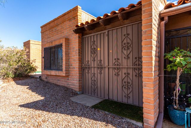 1721 W Dalehaven Circle, Tucson, AZ 85704