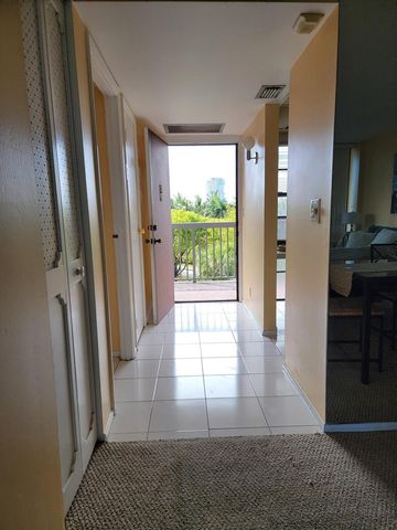 3301 N Country Club Drive 506, Aventura, FL 33180