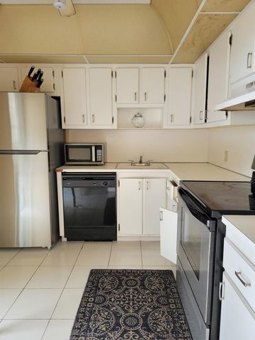 3301 N Country Club Drive 506, Aventura, FL 33180