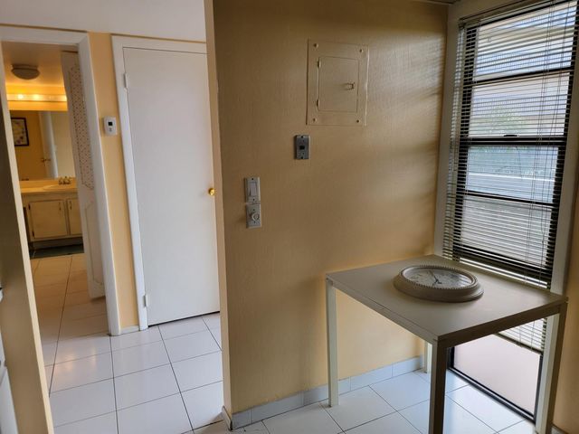 3301 N Country Club Drive 506, Aventura, FL 33180