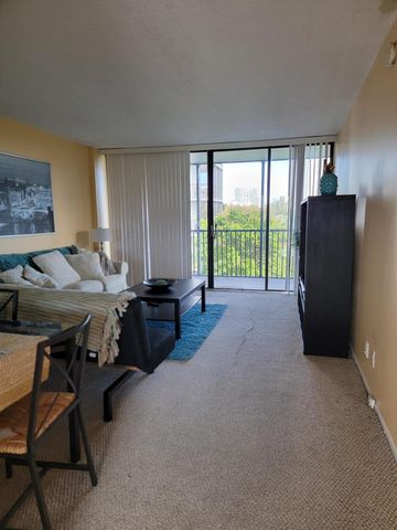 3301 N Country Club Drive 506, Aventura, FL 33180