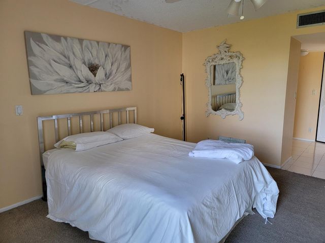 3301 N Country Club Drive 506, Aventura, FL 33180
