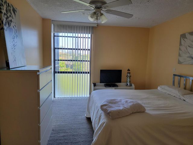 3301 N Country Club Drive 506, Aventura, FL 33180