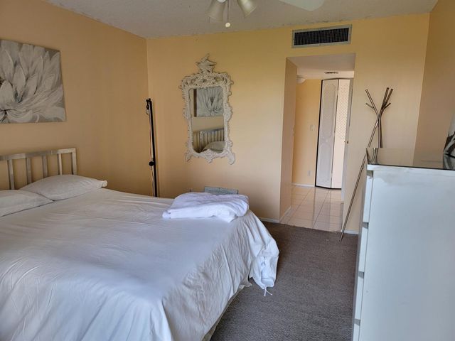 3301 N Country Club Drive 506, Aventura, FL 33180