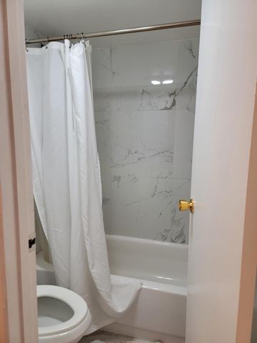 3301 N Country Club Drive 506, Aventura, FL 33180