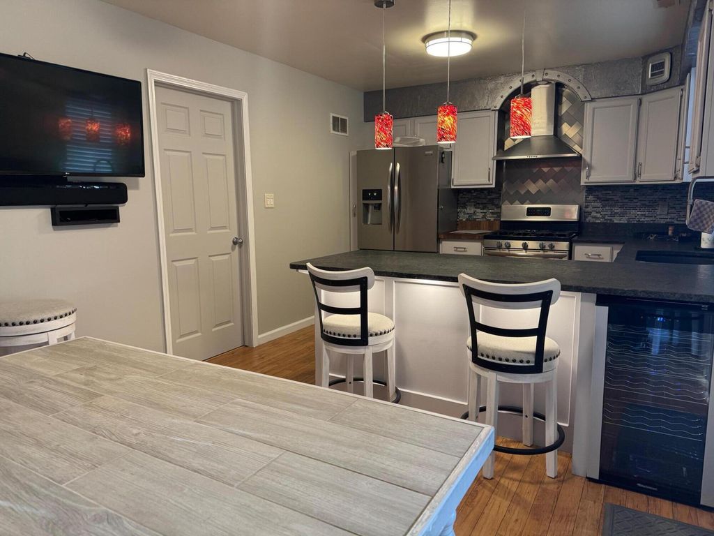 407 Ben Drive, Schererville, IN 46375
