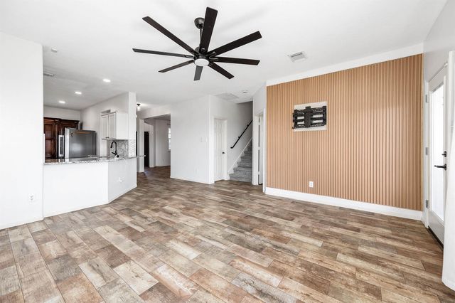 4502 Park Trail Lane, Pasadena, TX 77505