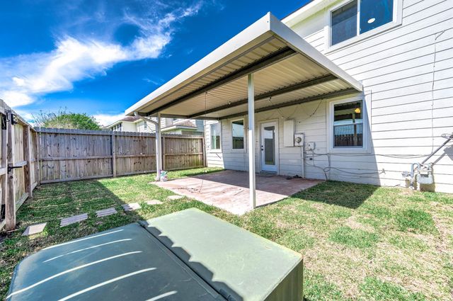 4502 Park Trail Lane, Pasadena, TX 77505