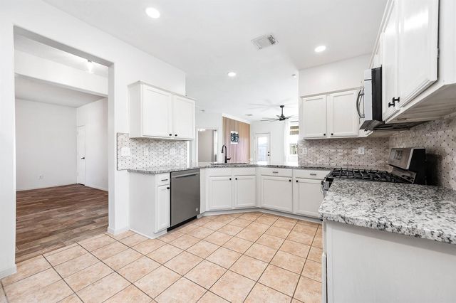 4502 Park Trail Lane, Pasadena, TX 77505