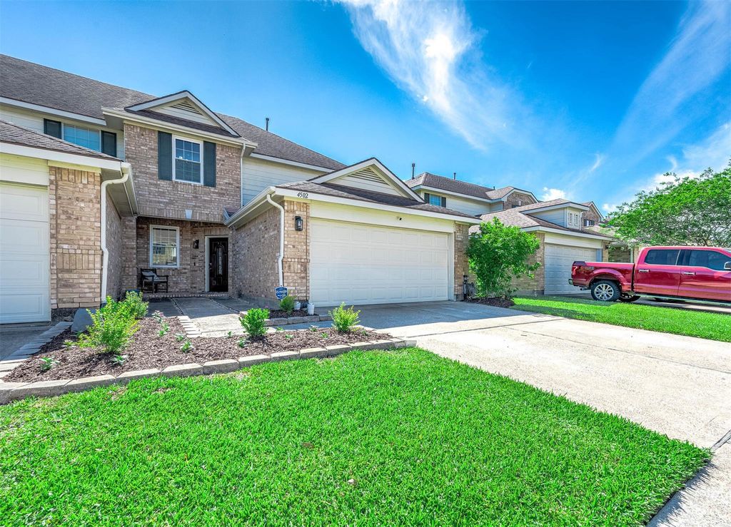 4502 Park Trail Lane, Pasadena, TX 77505