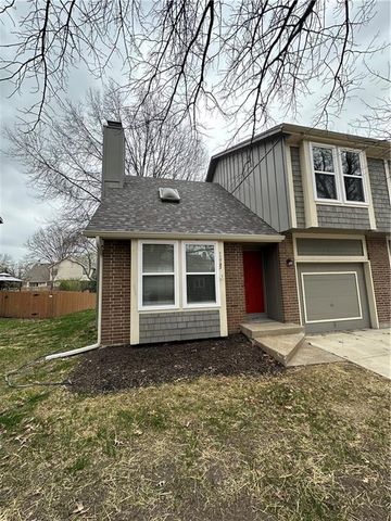 11743 Oakmont Street, Overland Park, KS 66210
