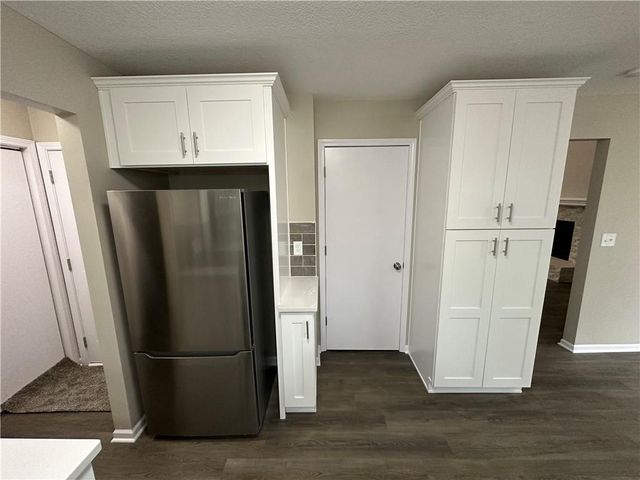 11743 Oakmont Street, Overland Park, KS 66210