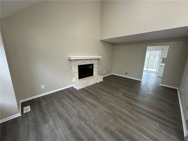 11743 Oakmont Street, Overland Park, KS 66210