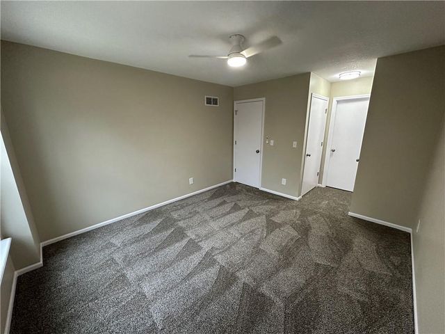 11743 Oakmont Street, Overland Park, KS 66210