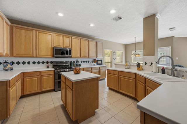 18939 Hikers Trail Drive, Humble, TX 77346