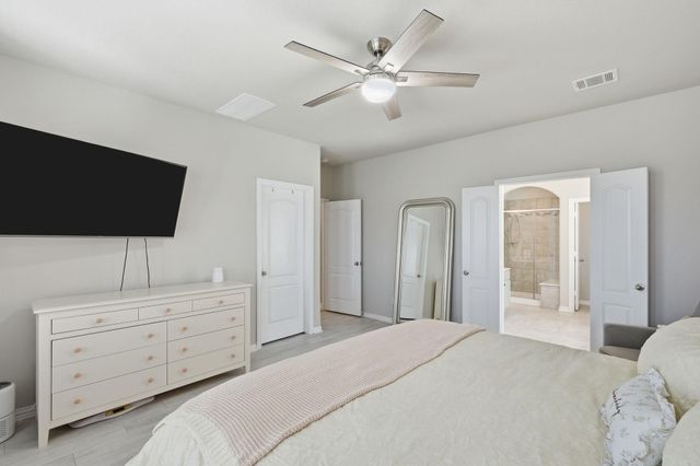 1001 Swan Flower ST, Leander, TX 78641