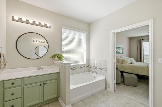 1001 Swan Flower ST, Leander, TX 78641