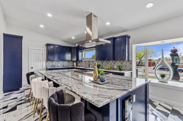 701 LA CRUZ Drive, El Paso, TX 79902