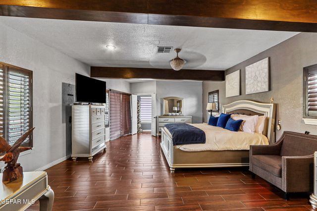 701 LA CRUZ Drive, El Paso, TX 79902