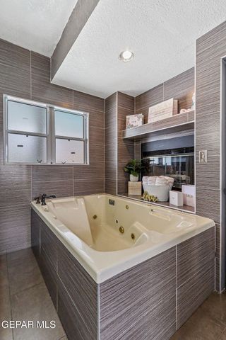 701 LA CRUZ Drive, El Paso, TX 79902