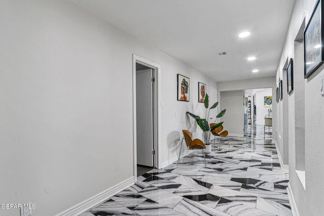 701 LA CRUZ Drive, El Paso, TX 79902