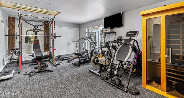 701 LA CRUZ Drive, El Paso, TX 79902