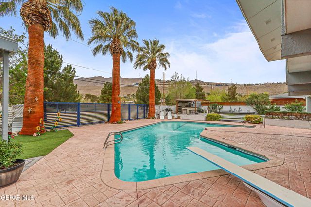 701 LA CRUZ Drive, El Paso, TX 79902