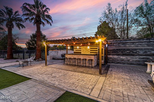 701 LA CRUZ Drive, El Paso, TX 79902
