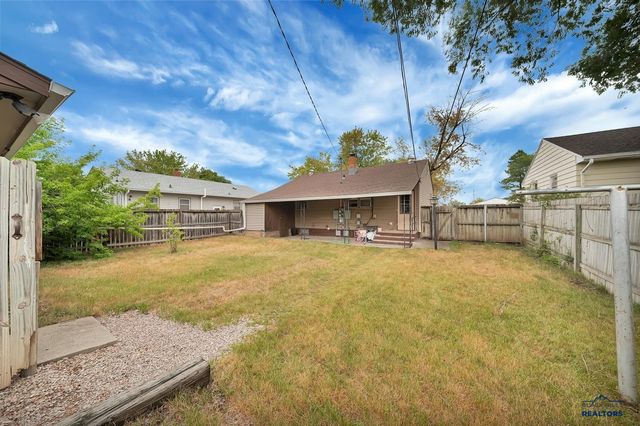 2017 5TH ST, Rapid City, SD 57701