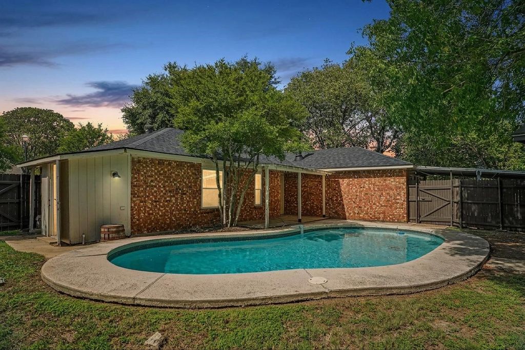 8608 Elderberry Court, Dallas, TX 75249 — photo 3