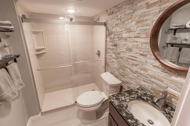 2500 BLUFF BLVD, Columbia, MO 65201