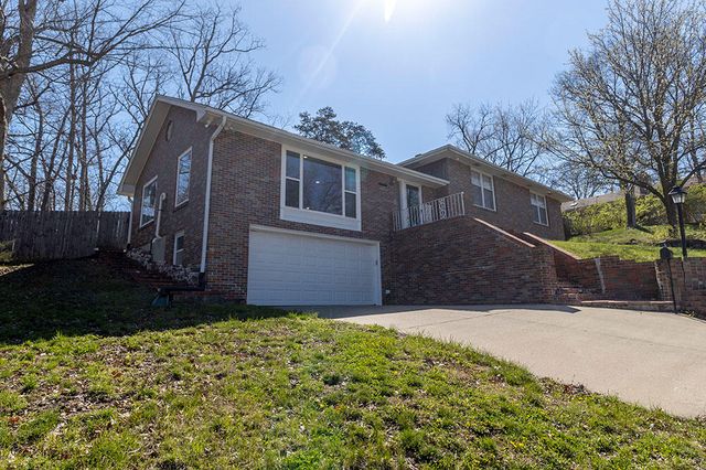 2500 BLUFF BLVD, Columbia, MO 65201