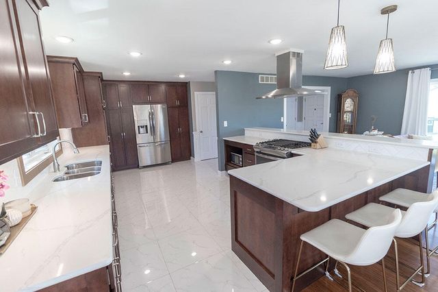 2500 BLUFF BLVD, Columbia, MO 65201