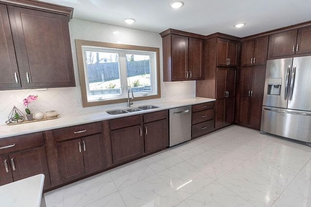 2500 BLUFF BLVD, Columbia, MO 65201