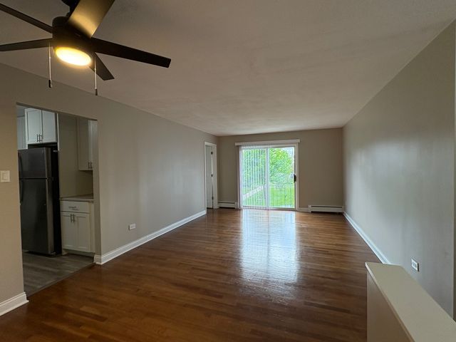 8816 N Western Avenue 2F, Des Plaines, IL 60016