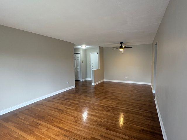 8816 N Western Avenue 2F, Des Plaines, IL 60016