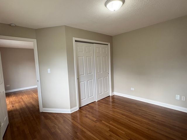 8816 N Western Avenue 2F, Des Plaines, IL 60016