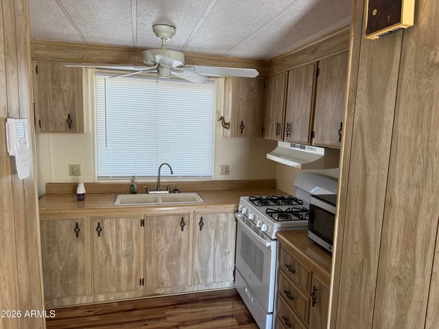 3611 N KANSAS Avenue, Florence, AZ 85132