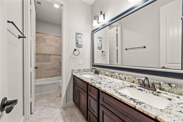 6407 Sunstone Falls Lane, Katy, TX 77493