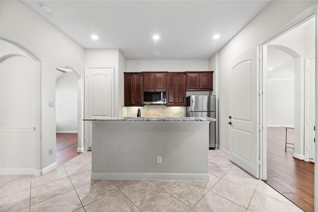 6407 Sunstone Falls Lane, Katy, TX 77493