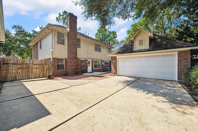 2331 Bent River Drive, Sugar Land, TX 77479