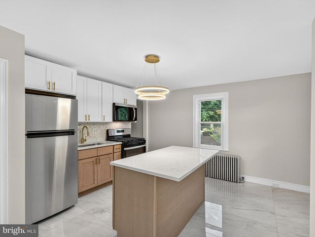 1000 CLEMENTS BRIDGE RD, Barrington, NJ 08007