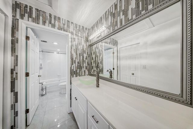 500 Scotia Drive 302, Hypoluxo, FL 33462