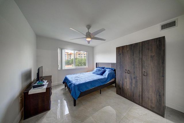 500 Scotia Drive 302, Hypoluxo, FL 33462