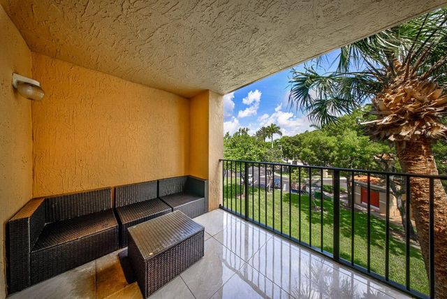 500 Scotia Drive 302, Hypoluxo, FL 33462
