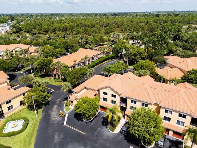 500 Scotia Drive 302, Hypoluxo, FL 33462