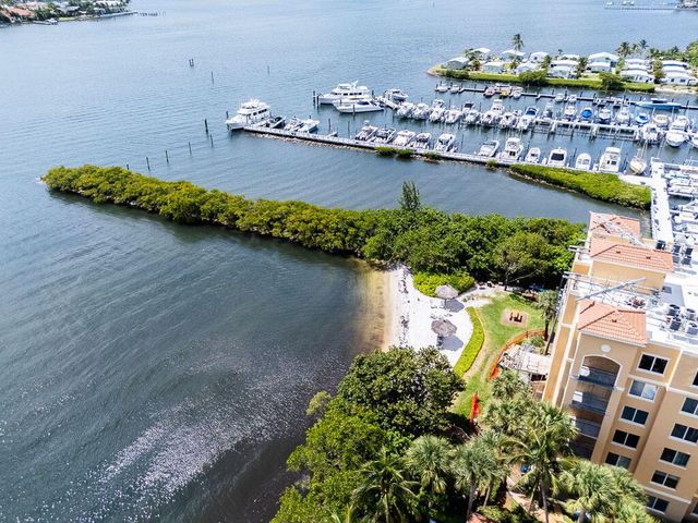 500 Scotia Drive 302, Hypoluxo, FL 33462