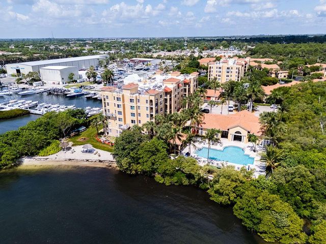 500 Scotia Drive 302, Hypoluxo, FL 33462