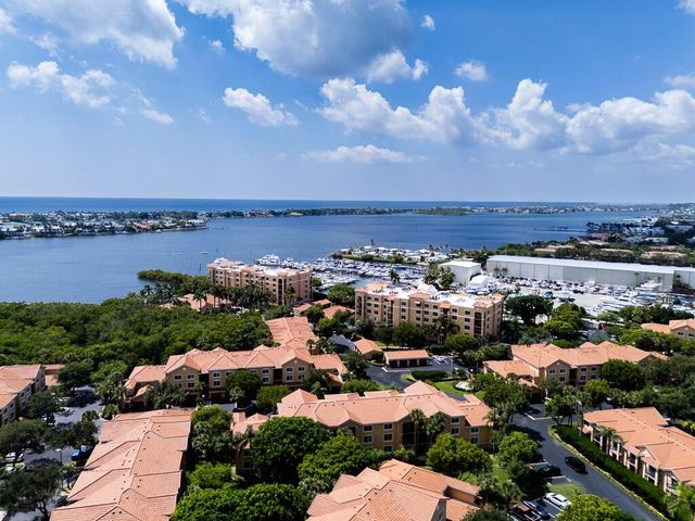 500 Scotia Drive 302, Hypoluxo, FL 33462